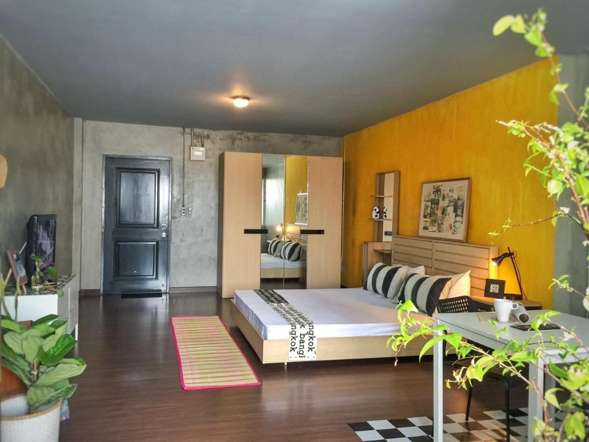 Five Stars Ratchada 19 Hostel Банкок Екстериор снимка