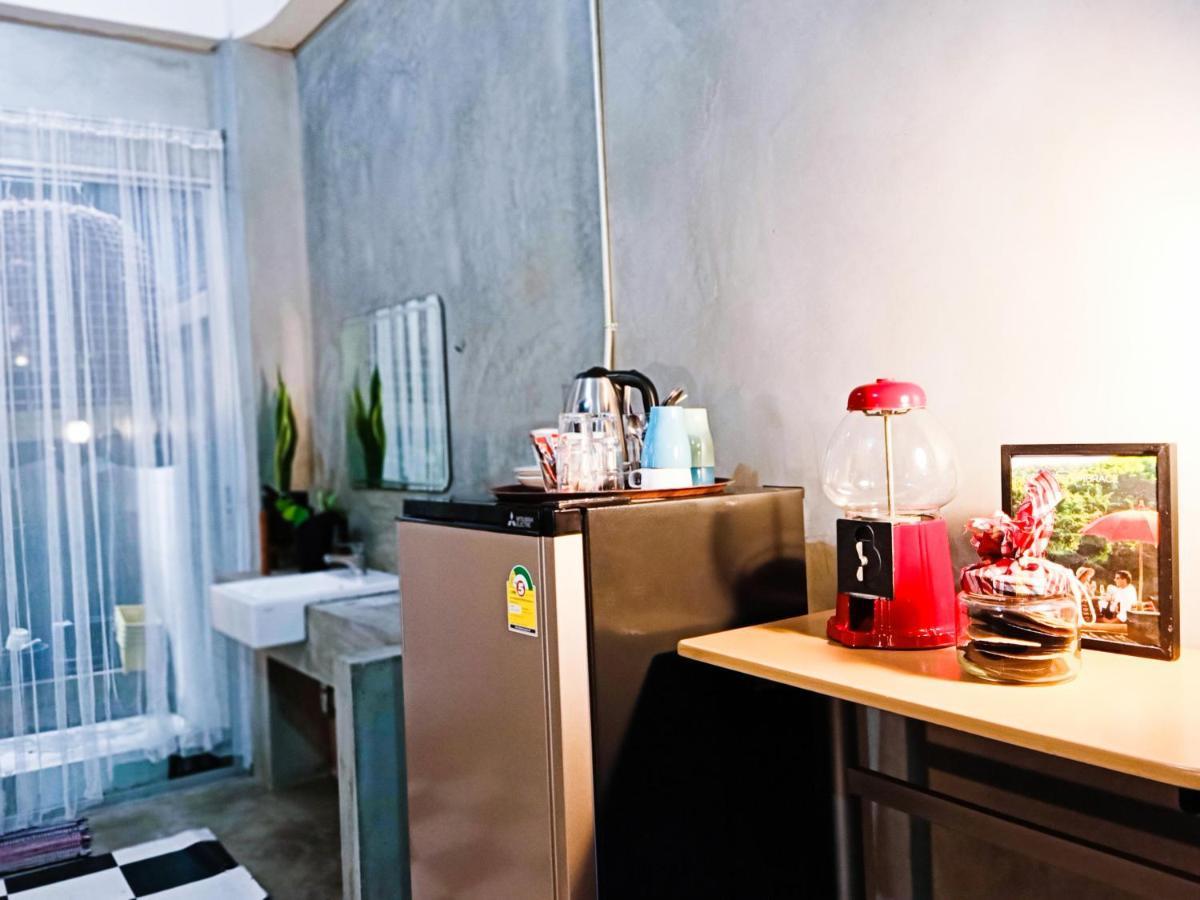 Five Stars Ratchada 19 Hostel Банкок Екстериор снимка