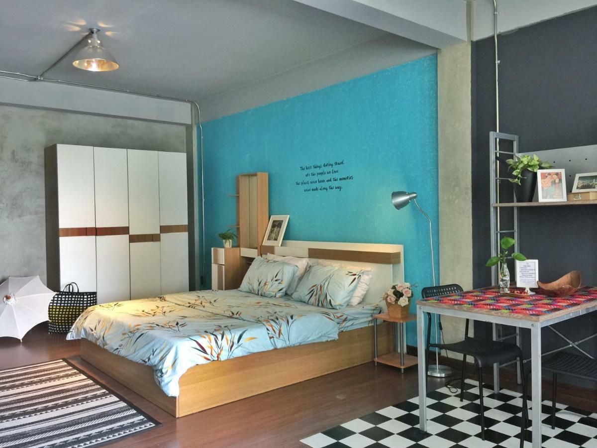 Five Stars Ratchada 19 Hostel Банкок Екстериор снимка
