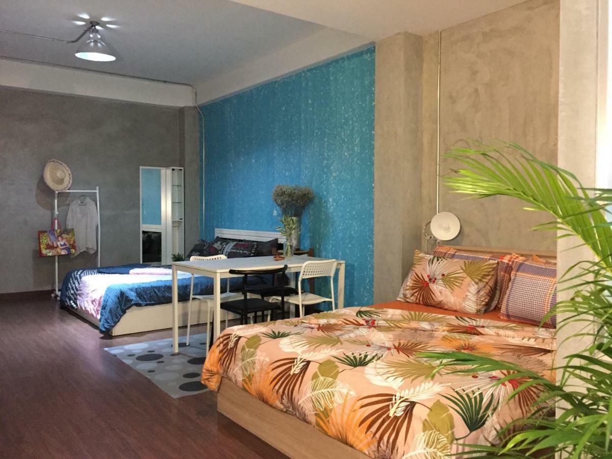 Five Stars Ratchada 19 Hostel Банкок Стая снимка