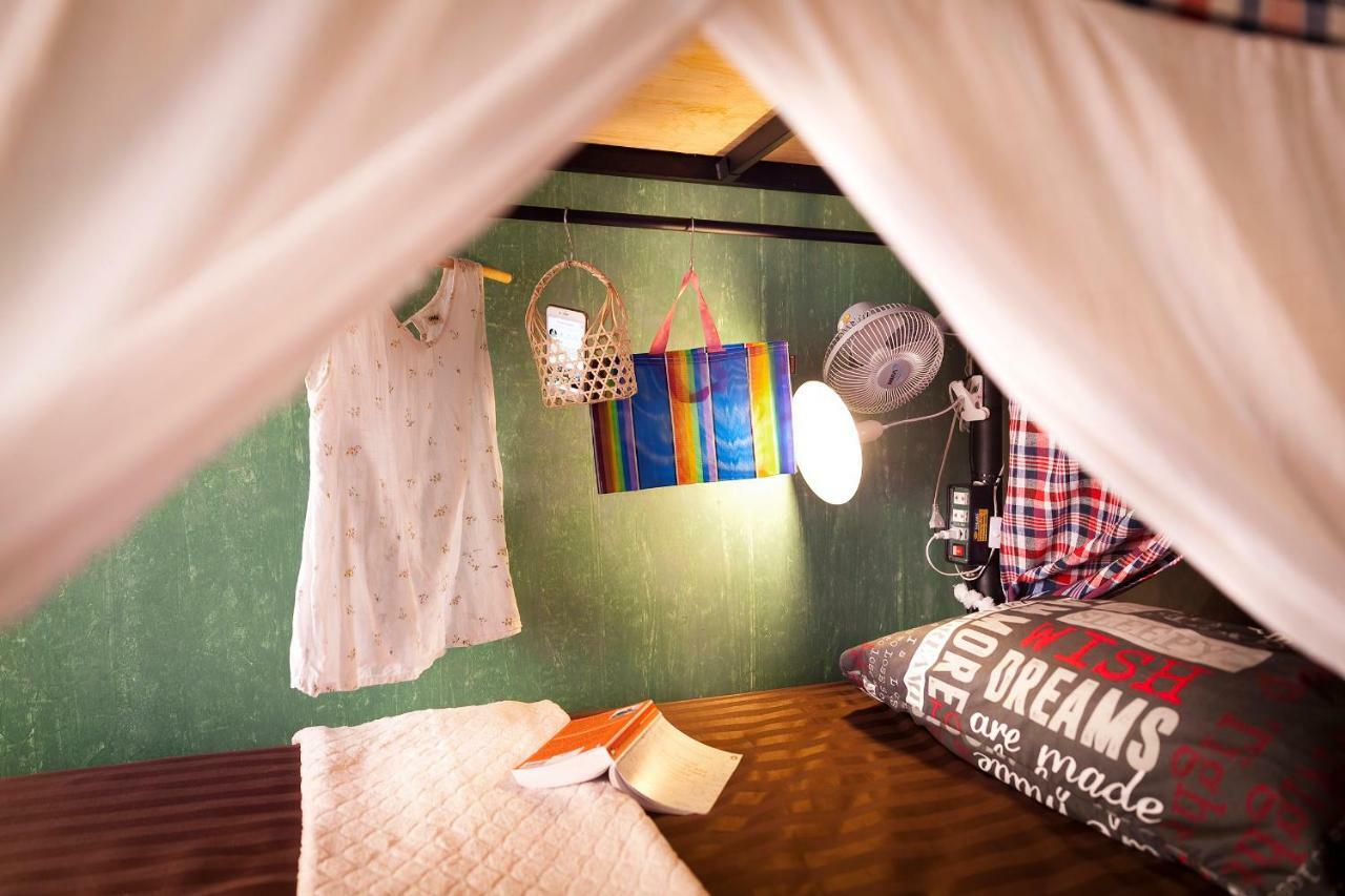 Five Stars Ratchada 19 Hostel Банкок Екстериор снимка